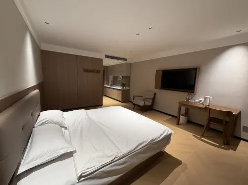 Lianjia Homestay - Parking