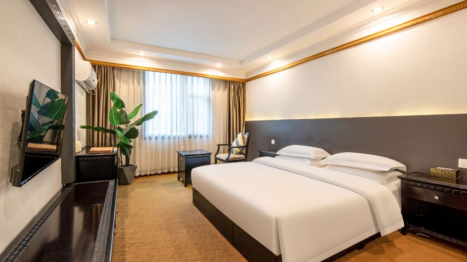 Reed Sea Courtyard Homestay