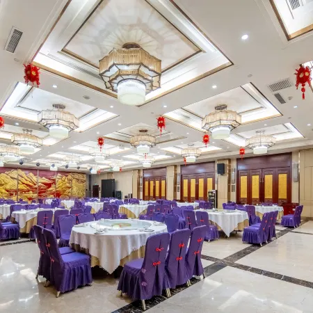 Chong Ning Castle Hotel