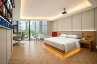 Yilong Anyun Hotel (Xi'an High-Speed Railway North Station Yuanding Road Subway Station)