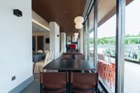 遂平嵖岈山商務智能酒店