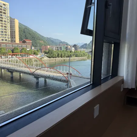 Foping Shanyue Xiju Homestay