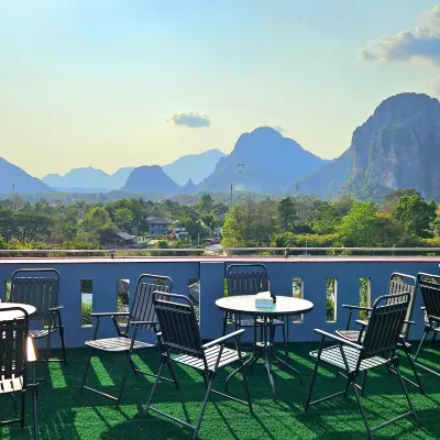 West Water Hotel Hotel dekat Sungai Nam Song