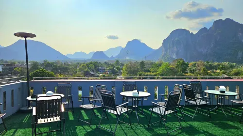 West Water Hotel - parcheggio