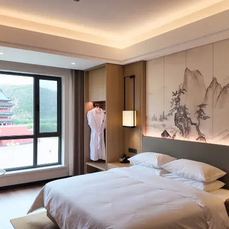 Huining Bell Tower Hotel