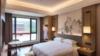 Huining Bell Tower Hotel