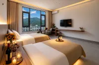 Yunqi Elegant Residence · Snow Mountain View Villa (Lijiang Sanyi International Airport Branch) - Dağ Manzaralı