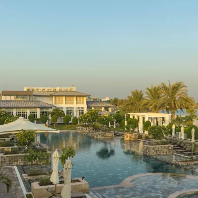 The St. Regis Abu Dhabi Отели рядом с достопримечательностью «Дворец Этмирэйтс»