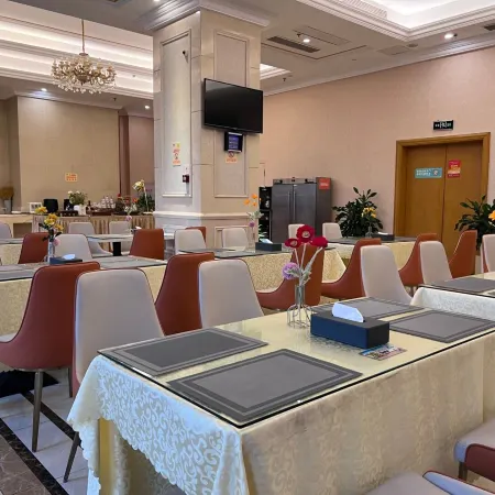 Vienna Hotel (Yingcheng Railway Station Haishan)