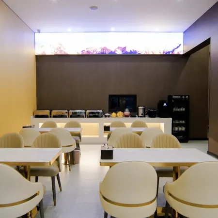 Gangyongqu Boutique Hotel (Xinlong County Middle School Branch)