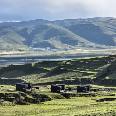 Azara·Highland Retreat