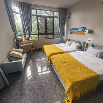 Fenglian Homestay Hotels near Nanwan Wharf