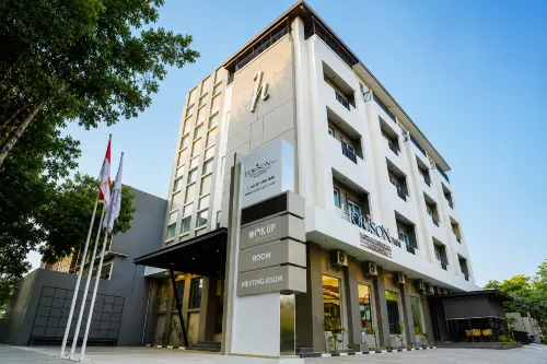 Horison Inn Artha Kencana Makassar Hotel - parking