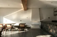 Biezhi Yejing Homestay (Xinjiang Kanas National Geopark) - موقف سيارات