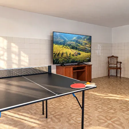 Large Villa 8-Bedroom near Beach & Lisbon with Terrace & Garden