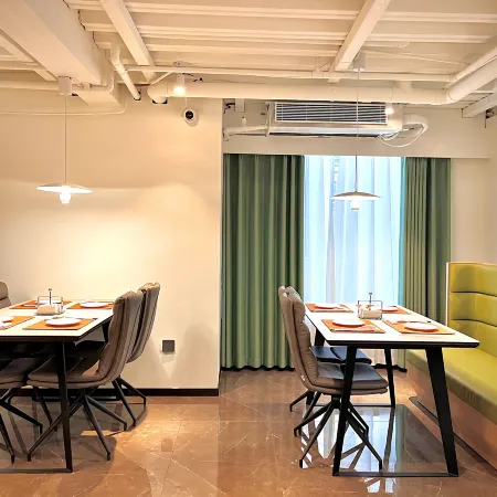 Moyuan Heyue Hotel (Luohe Convention and Exhibition Center)