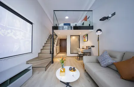 Sweetome Boutique Apartment (Chengdu Niushikou Subway Station) Отели рядом с достопримечательностью «Sichuan Post and Telecommunication College»