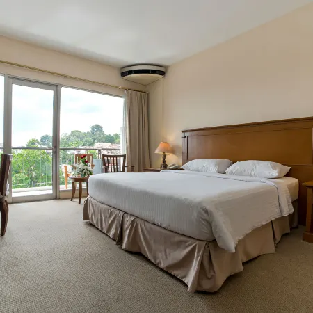 The Jayakarta Suites Bandung Отели рядом с достопримечательностью «Марибая Парк»