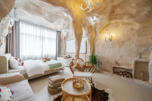 Qianxun Designer Homestay (Dengzhou Guangyi Sleepless City Branch) Hotel a Dengzhou