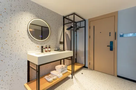 Jiahao Fashion Hotel (Cangzhou Yunxiao Bus Station) Отели рядом с достопримечательностью «Tomb of Chen Zheng»