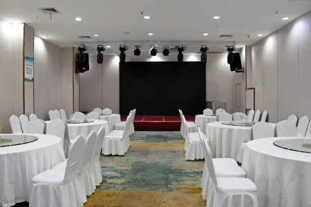 White Cloud Hotel Chuzhou Отели рядом с достопримечательностью «Anhui Open University Chuzhou Branch»