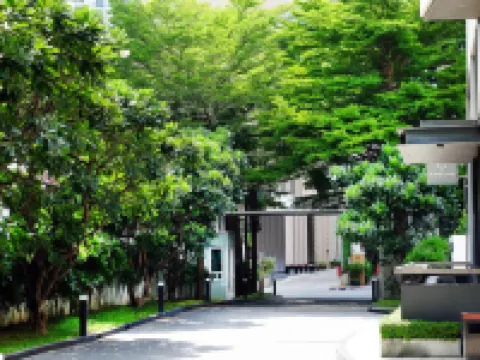 Urbana Langsuan Hotel Hotel dekat San Phra Phrom