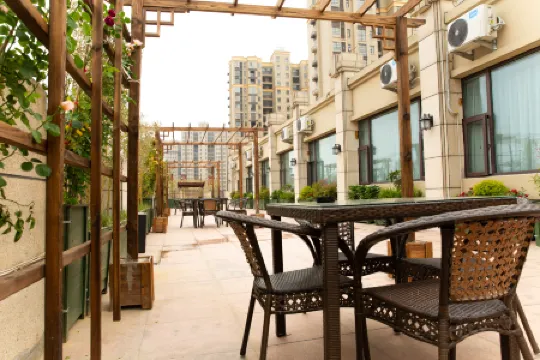 Sixian Yubaiyun Hotel