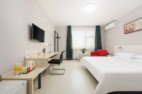 ジンジャン イン（大連開発区金馬路ライトレールバス停）