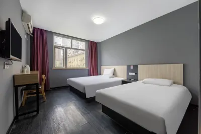 Red House Hotel (Shanghai Red House Hospital Lujiabang Road Subway Station Branch) Hotel di Area Huaihai Road