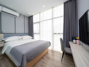 Qingyi Boutique Apartment (Guangzhou Baiyun Railway Station Shitan Subway Station)