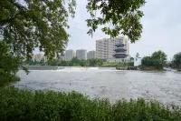 Floral Hotel·Yihuan hotel (Changsha Huanghua Airport Yong'an Branch)