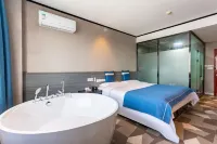 Super 8 Hotel (Anyang Railway Station Yinxu Scenic Area)