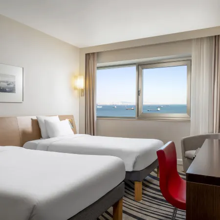 Novotel Istanbul Zeytinburnu Отели рядом с достопримечательностью «Зейтинбурну»