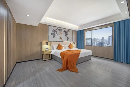 Guochen Hotel (Central Market Pedestrian Street) Отели в г. Хуайхуа