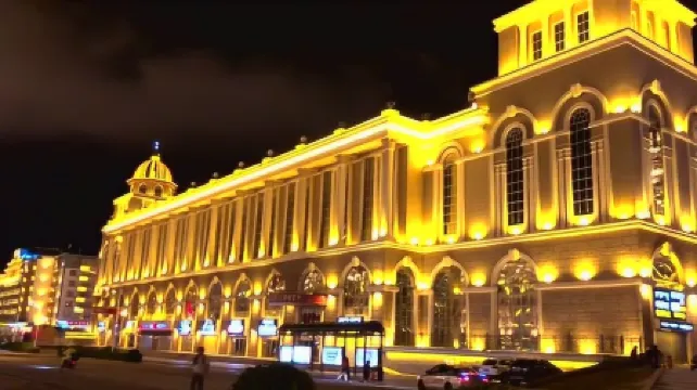 Q+ Manzhouli Jinhaosi Hotel Отели рядом с достопримечательностью «Sino-Russian Trade Pedestrian Street»