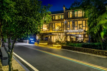 Hangzhou Qingshan Yingwu Intelligent 180° Mountain Landscape Coffee Beauty Su Отели рядом с достопримечательностью «Fuyang Longlinba Sceneic Area»