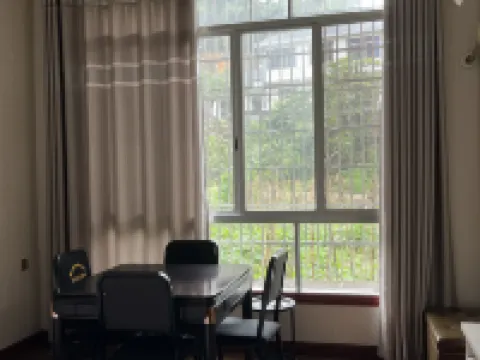Lushan Yize Inn (Copper Statue Plaza)