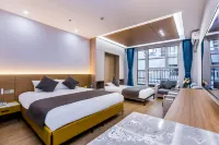 Shengyi Light Luxury Hotel (Chengde South Station Store) Hotel a 