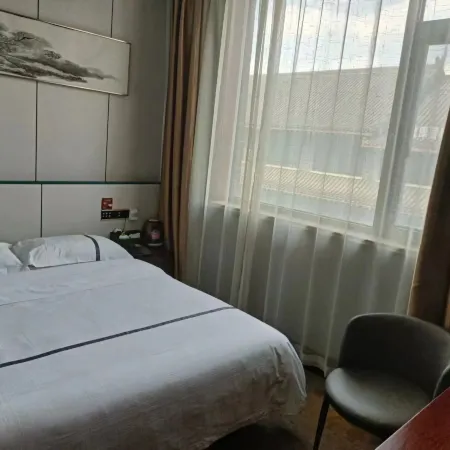 Hualu Select Hotel (Southern Wofo Temple Branch)