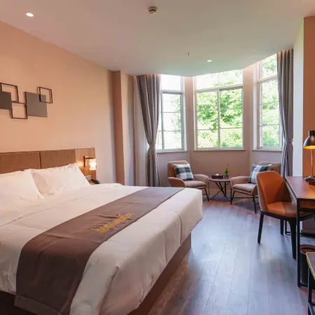 Homeinn Plus Hotel (Deyang Wuzhou Plaza Performing Arts Center)