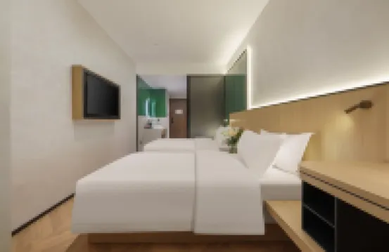 Yuexiang Huanpeng Hotel (Jingkai Wanda Plaza High-speed Railway Station)