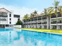 Jetwing Blue Hotels near Ettukala Beach