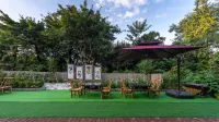 Under the Rose Tree · Garden Homestay (Reed Flute Rock Scenic Area) - Villa