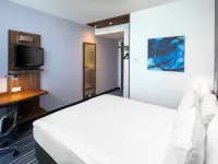 Holiday Inn Express AMSTERDAM - SOUTH by IHG Hotels near Amstelveenseweg Station