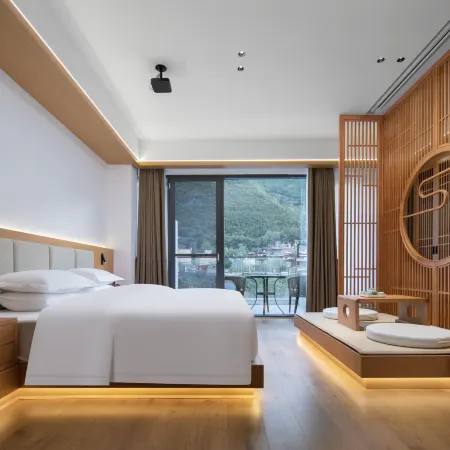 Bipenggou Yunman Redwood Hot Spring Hotel