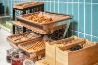 Home2 Suites By Hilton Xinjiang Kuche - breakfast