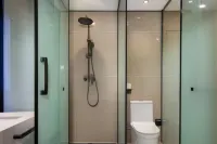 Fuxian Lake Pinyue Hotel Hotels in Chengjiang