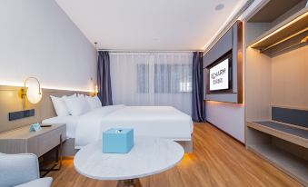 ECHARM Hotel (MINFA Plaza, Xiangyang Airlines Road)