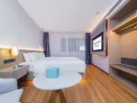 ECHARM Hotel (MINFA Plaza, Xiangyang Airlines Road) Hotels in Xiangyang