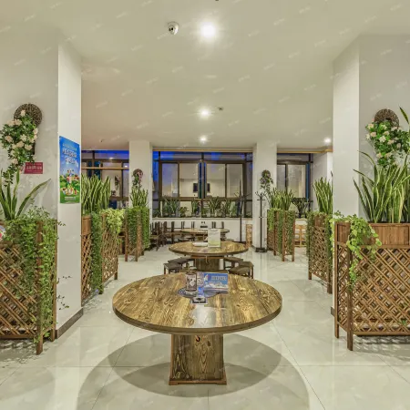 Jianyu Travel Hotel (Shuanglong Park)